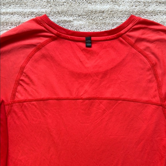 Nike Miller Women’s Long Sleeve Running Red Top Size Medium - Picture 6 of 14